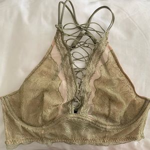 NWT VICTORIA SECRET BRALETTE